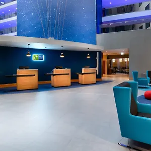 verificați disponibilitatea